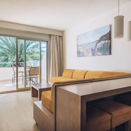Iberostar Waves Pinos Park Hotel Font de sa Cala